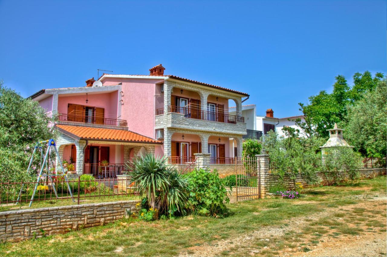 Comfortable Apartments In Peroj Near The Sea Esterno foto