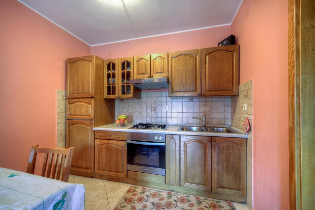 Comfortable Apartments In Peroj Near The Sea Esterno foto
